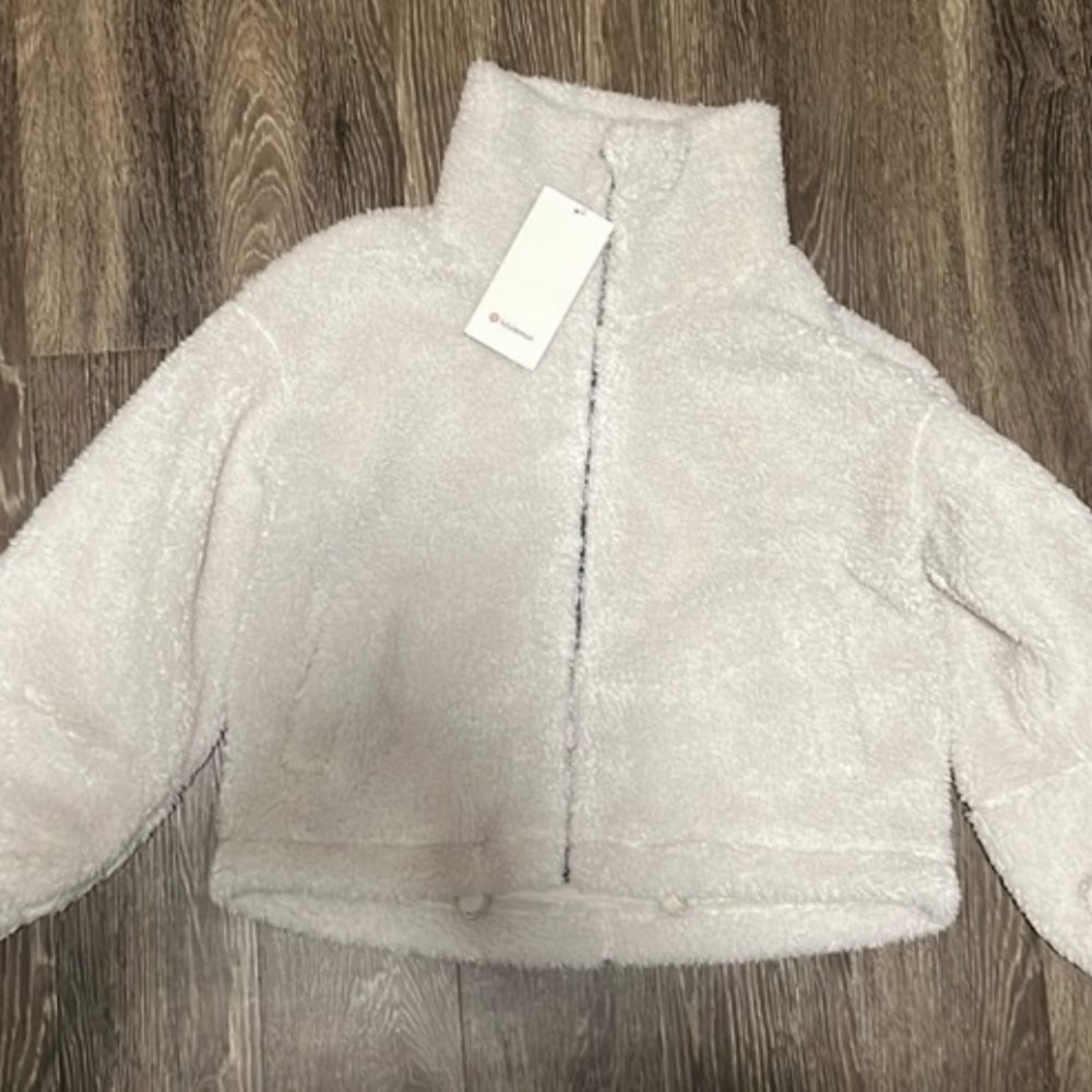 NWT lululemon cinchable fleece zip up, size 8, white